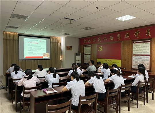 拼搏体育集团有限公司
组织参加疫情常态化下建筑企业经营管理风险管控培训